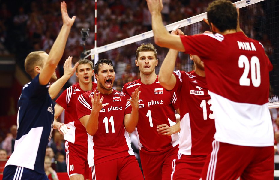 Poland's team celebrate a point during their semifinal match against Germany at the FIVB Volleyball Men's World Championship Poland 2014 at Spodek Arena in Katowice September 20, 2014. REUTERS/Kacper Pempel (POLAND  - Tags: SPORT VOLLEYBALL)   - RTR4726T