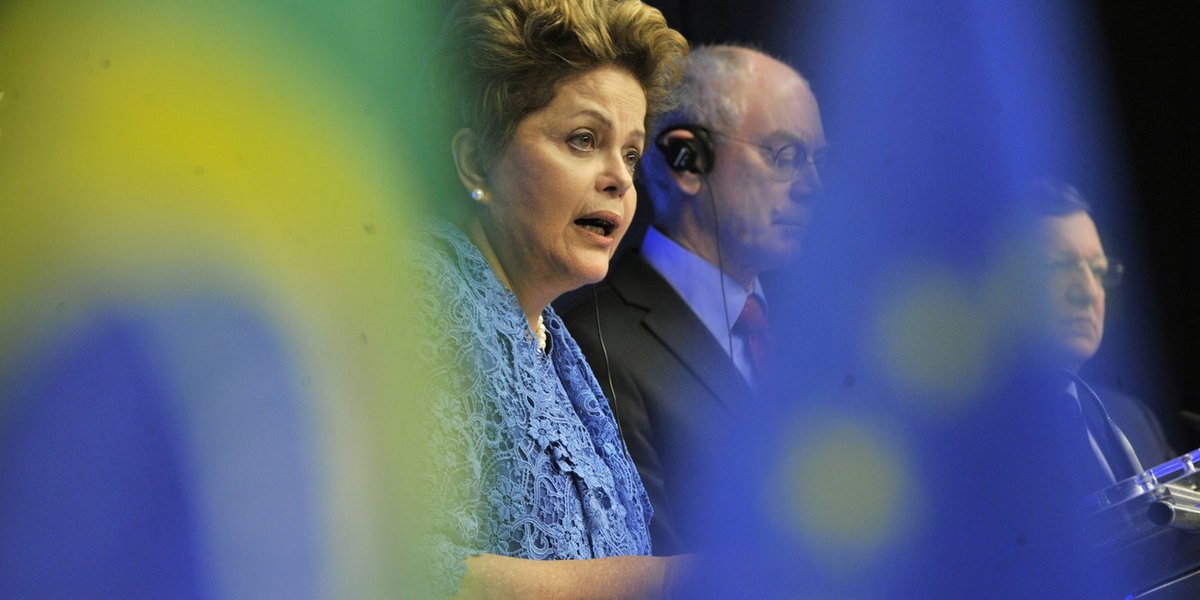 EU Council president  Herman Van Rompuy (C), European Commission President Jose Manuel Barroso (R) and President of Brazil Dilma Rousseff (L) give a press conference on February 24, 2014 following the 7th Eu-Brazil summit at the EU Headquarters in Brussel