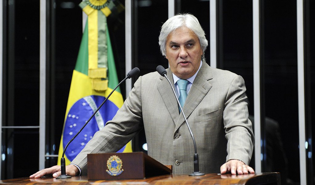 Senador Delcídio do Amaral (PT-MS) afirma que o Brasil não corre nenhum risco de racionamento de energia elétrica