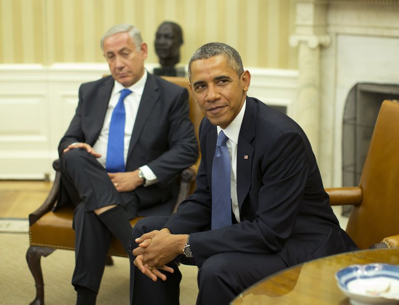 U.S. President Barack Obama meets with Israeli Prime Minister Benjamin Netanyahu in the Oval Office of the White House in Washington, September 30, 2013.      REUTERS/Jason Reed  (UNITED STATES - Tags: POLITICS)