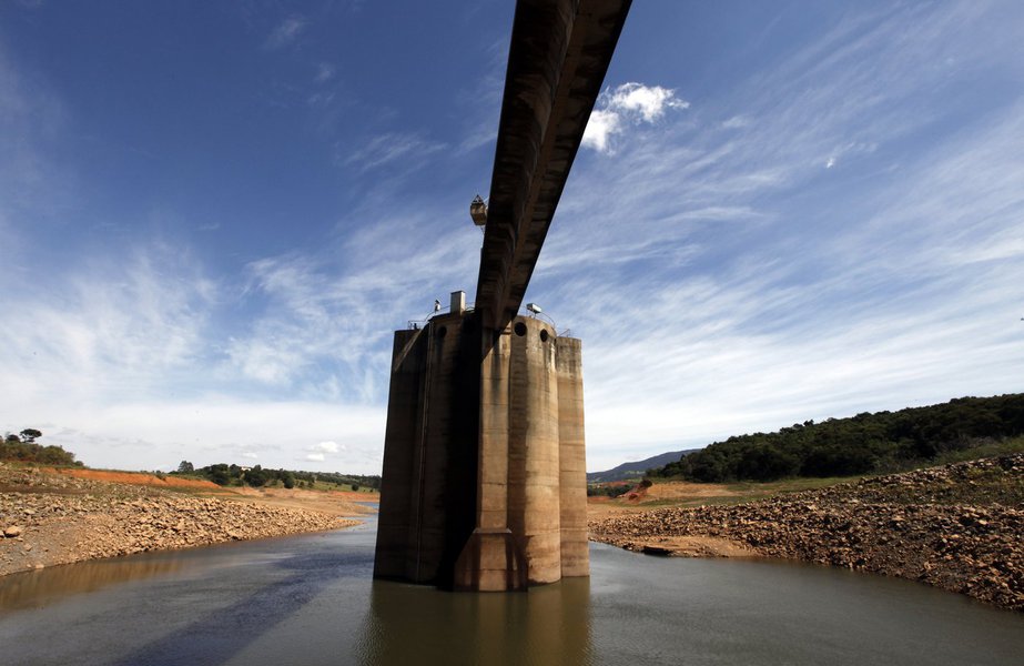 A view of the water catchment of the Cantareira water supply system at Jaguari dam in Joanopollis, 136 km (77 miles) from Sao Paulo February 21, 2014. The water levels of the Cantareira system, which serves 9.3 million residents in Sao Paulo's metropolita