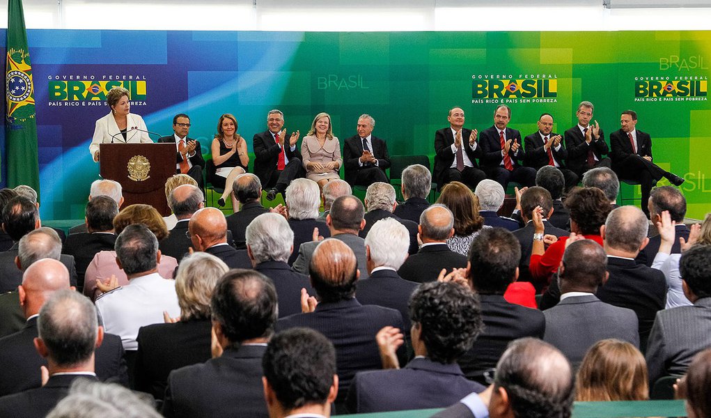 Brasília - DF, 03/02/2014. Presidenta Dilma Rousseff durante cerimônia de posse dos novos Ministros de Estado da Casa Civil, da Educação, da Saúde e da Secretaria de Comunicação Social. Foto: Roberto Stuckert Filho/PR