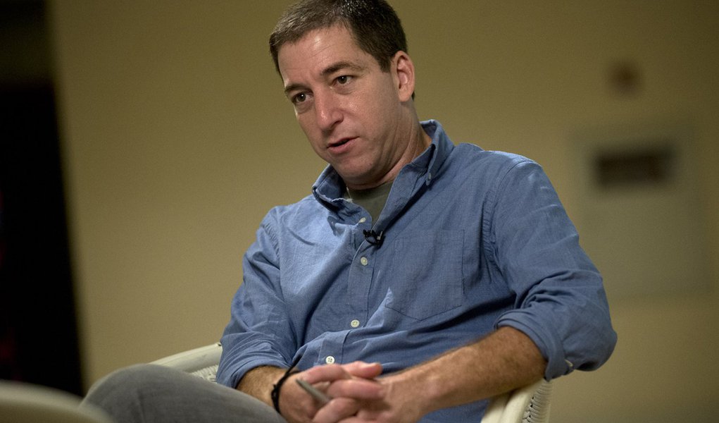 Glenn Greenwald denuncia mídia golpista brasileira