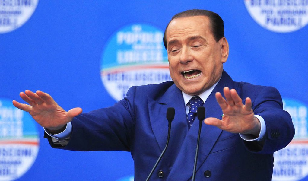 Berlusconi pode voltar a concorrer nas eleições, decide tribunal