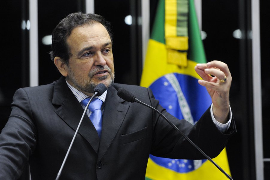 Pinheiro nega consenso para liderança do governo