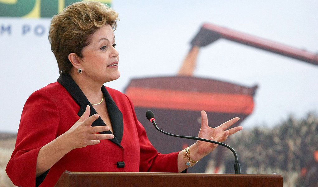 Dilma aponta especulação e não mudará economia