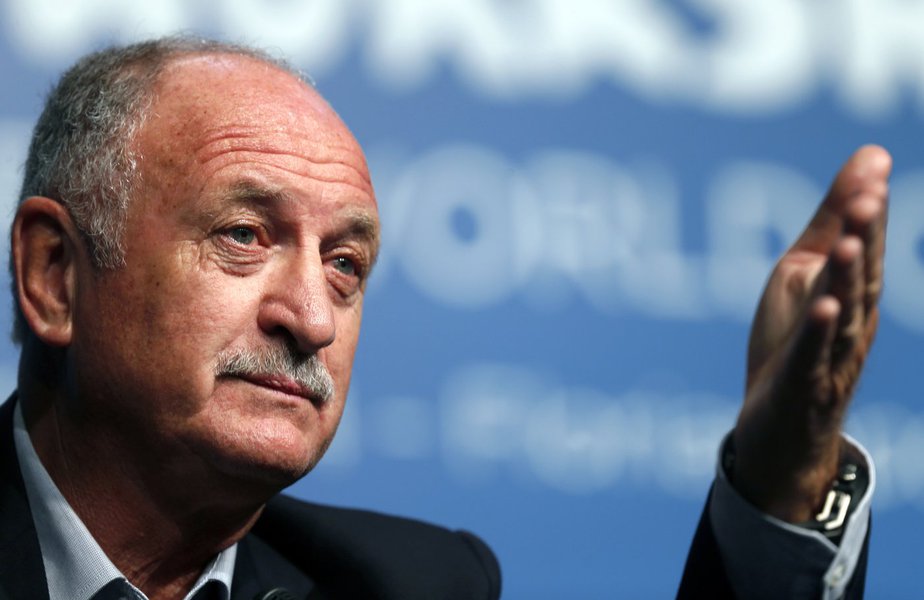 Brazil's coach Luiz Felipe Scolari gestures during a news conference at the Team Workshop for the 2014 World Cup in Florianopolis, Santa Catarina state February 19, 2014. REUTERS/Sergio Moraes ( BRAZIL - Tags: SPORT SOCCER WORLD CUP)