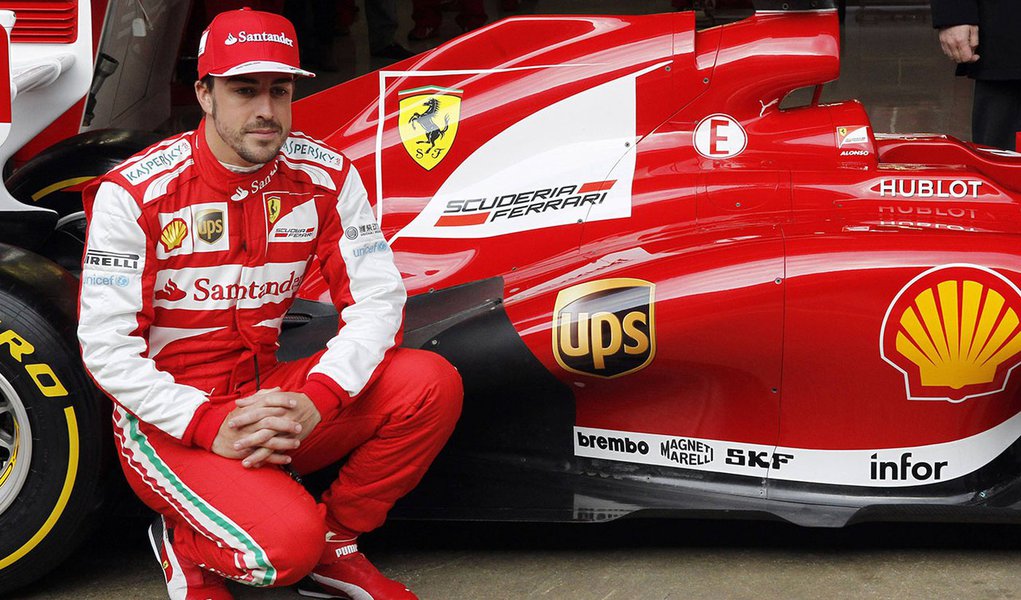 Alonso comemora primeiro pódio da Ferrari