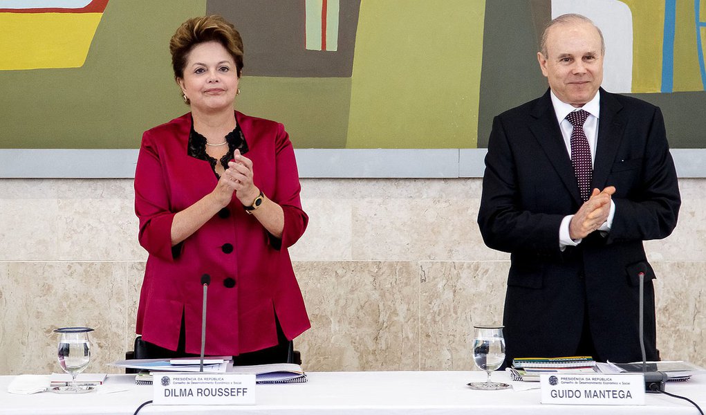 Brasília - DF, 30/08/2012. Presidenta Dilma Rousseff durante 39ª Reunião Ordinária do Pleno do Conselho de Desenvolvimento Econômico e Social - CDES. Foto: Roberto Stuckert Filho/PR.