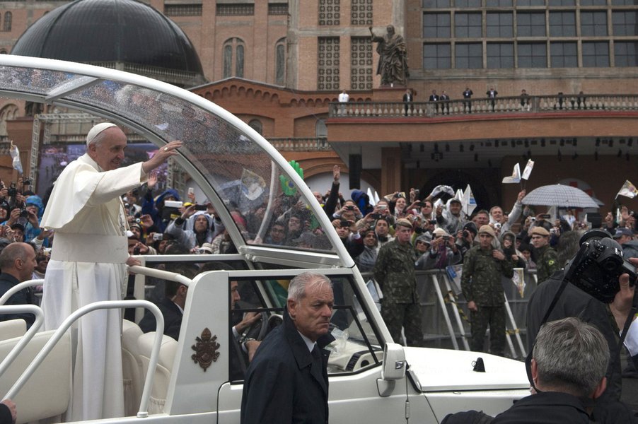 Papa responde aos críticos: "não sou marxista"