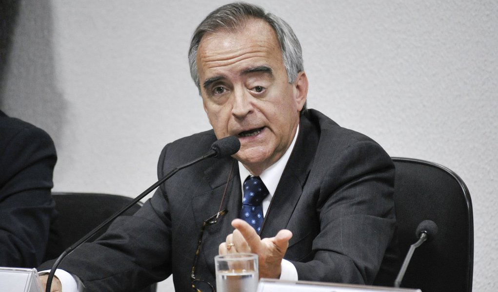 Nestor Cerveró, ex-diretor internacional da Petrobras, presta depoimento à Comissão Parlamentar de Inquérito (CPI) da Petrobras, que investiga denúncias de corrupção na empresa durante compra de refinaria em Pasadena, no Texas