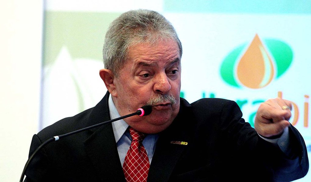 Lula não quer saber do julgamento do mensalão