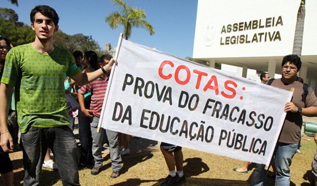 “Marcha do Todinho” em Goiás pede o fim das cotas