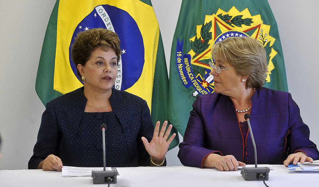 Dilma recebe a diretora-executiva da ONU Mulheres, Michelle Bachelet, às 10h, no Palácio do Planalto. Na ocasião, ela vai entregar oficialmente à presidenta a versão em português do relatório Um piso de proteção social para uma globalização equitativa e i