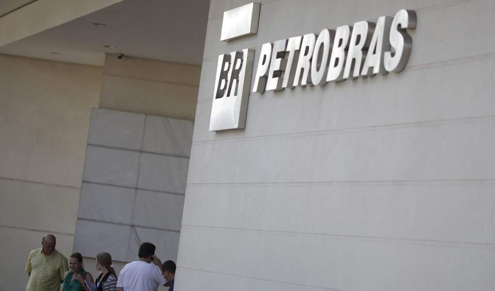 Cade adota medida preventiva contra Petrobras