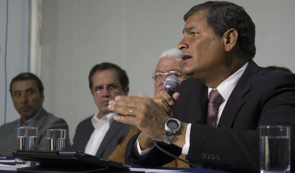 Correa lidera intenções de voto no Equador com 54%