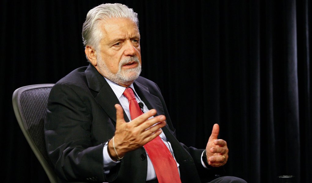 Wagner lamenta "questões pessoais" contra Lula