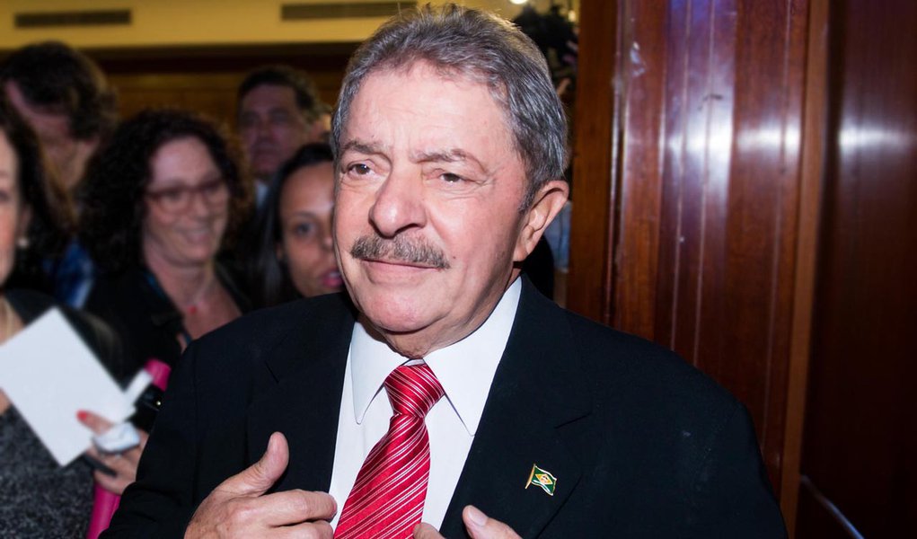 Datafolha teria feito “pesquisa secreta” sobre apoio a Lula