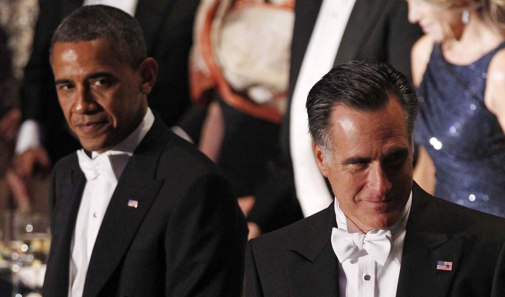 Na reta final, Obama e Romney aparecem empatados