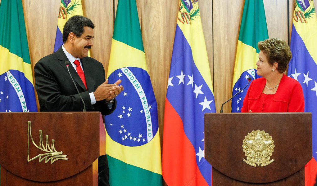 Dilma a Maduro: "Vamos criar futuro de paz"