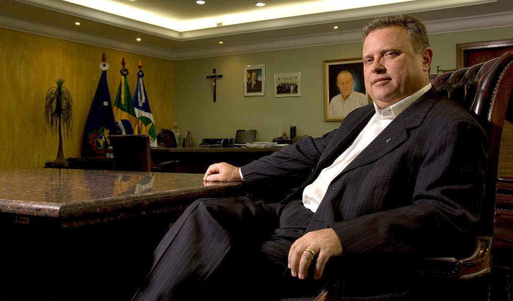Cuiaba (MT) 20.02.2008 POLITICA Blairo Maggi, governador do Mato Grosso em seu gabinete. (Foto: Ruy Baron/Valor/Folhapress)