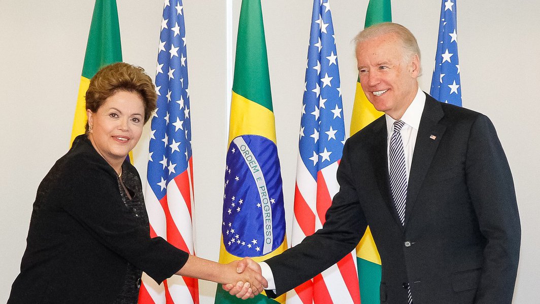 Vice dos EUA elogia "foco de raio laser" de Dilma