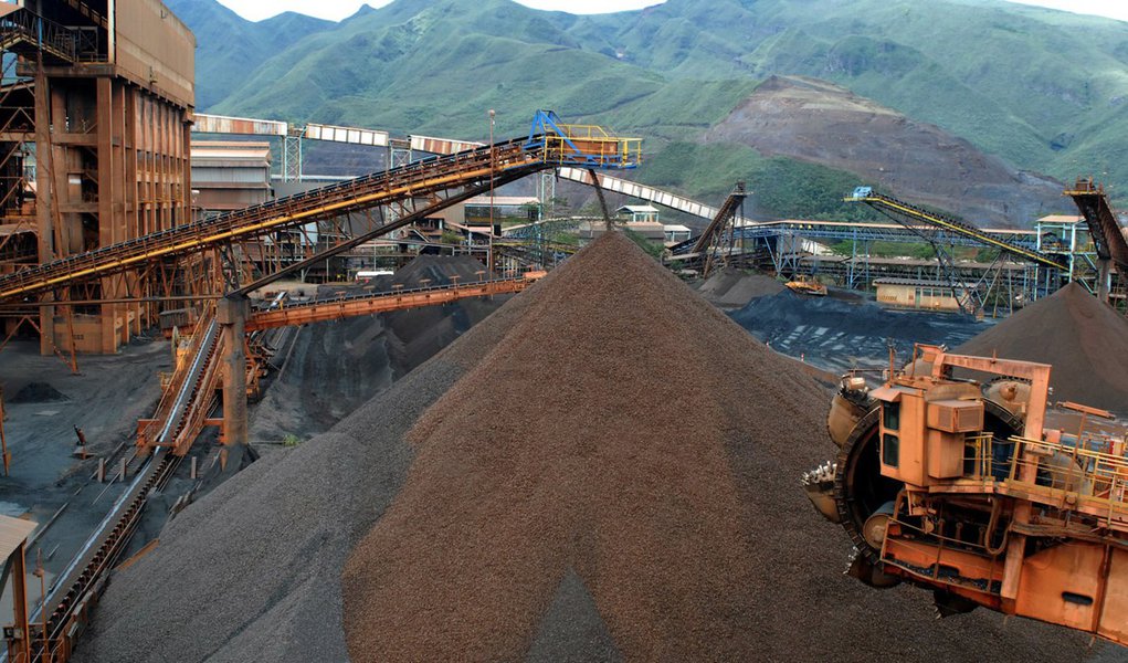 Freio chinês faz Vale conter produção de minério