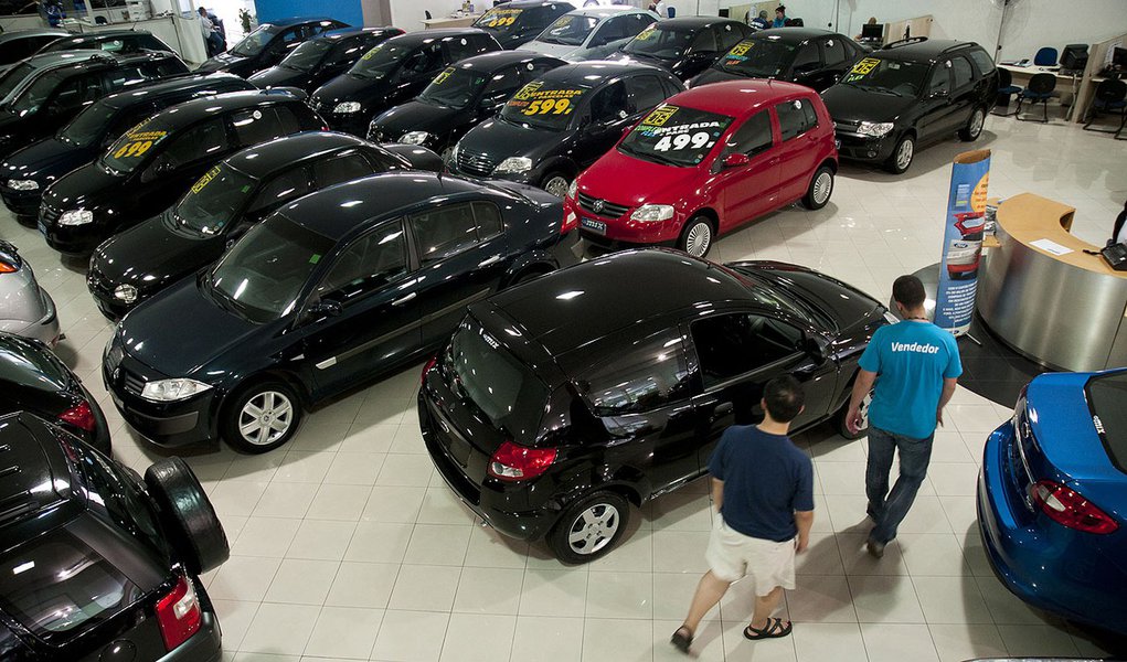 Venda de veículos tem queda de 7,43% em agosto