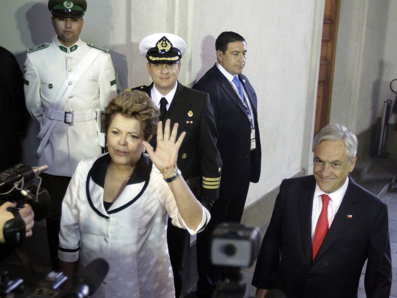 Candidata, eu? Dilma diz que mídia a lançou