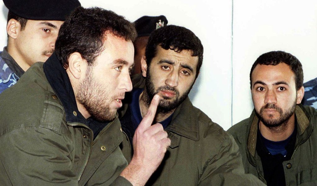 Foto de arquivo de Raed al-Attar, Mohammed Abu Shammala e Osama Abu Atah, do Hamas, da esquerda para a direita. REUTERS/Suhaib Salem