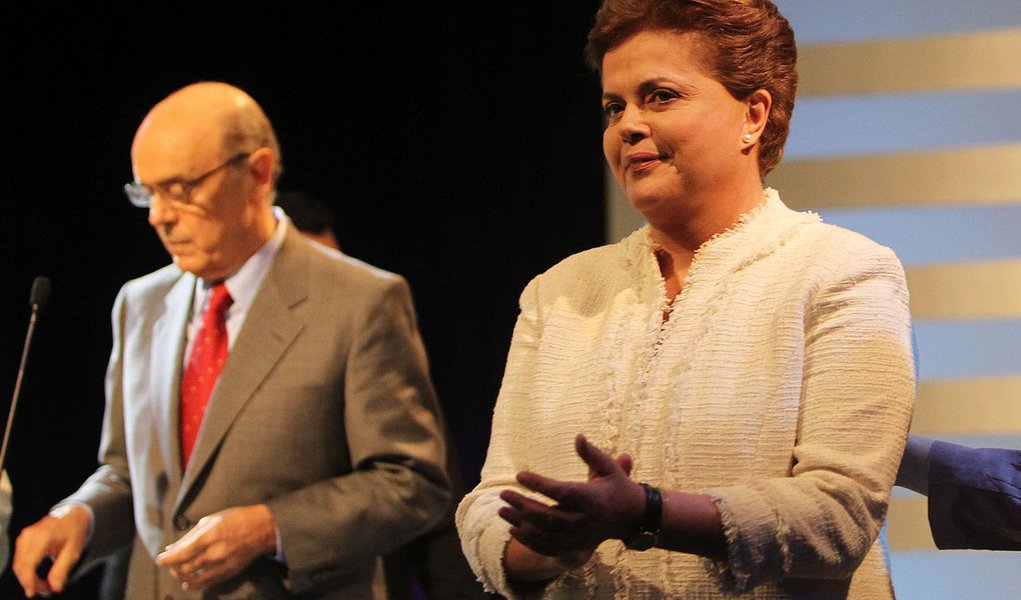 Serra une forças para enfraquecer Dilma