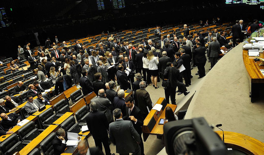 Brasília – O presidente da Câmara dos Deputados, Marco Maia, e líderes partidários decidem adiar a votação do projeto do Marco Civil da Internet para a próxima semana.