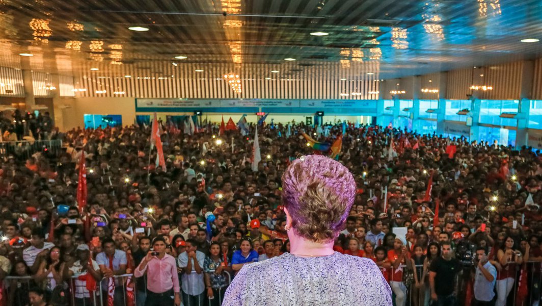Teresina - PI, 08/10/2014. Dilma Rousseff durante a plenária com prefeitos e lideranças no Atlantic City Club. Foto: Ichiro Guerra
