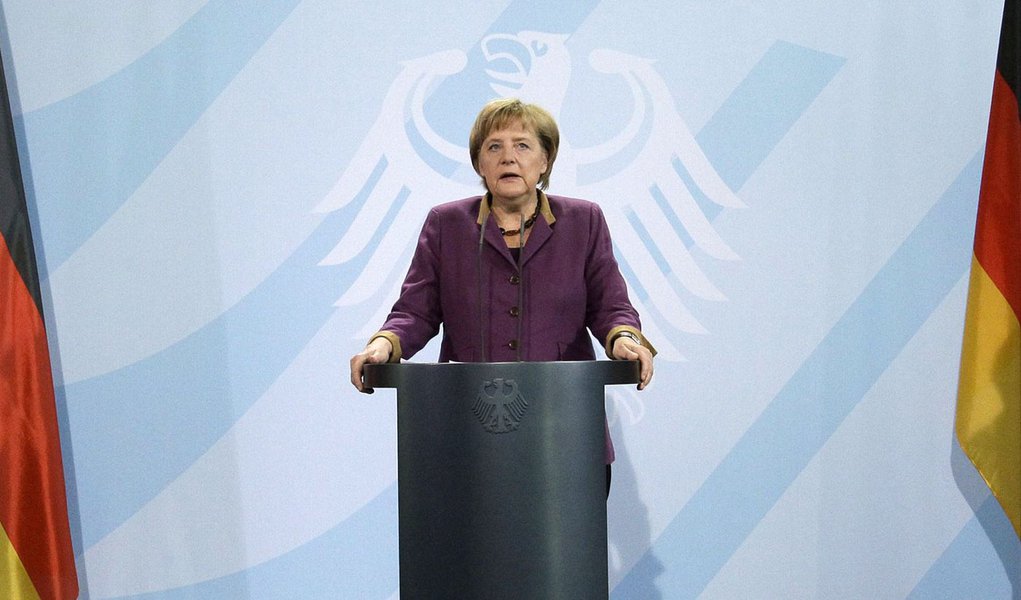 Merkel considera inimaginável volta da Rússia ao G8