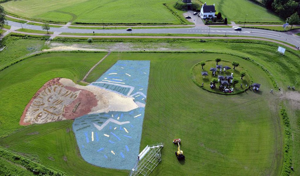 Holanda homenageia pintor Van Gogh com retrato gigante