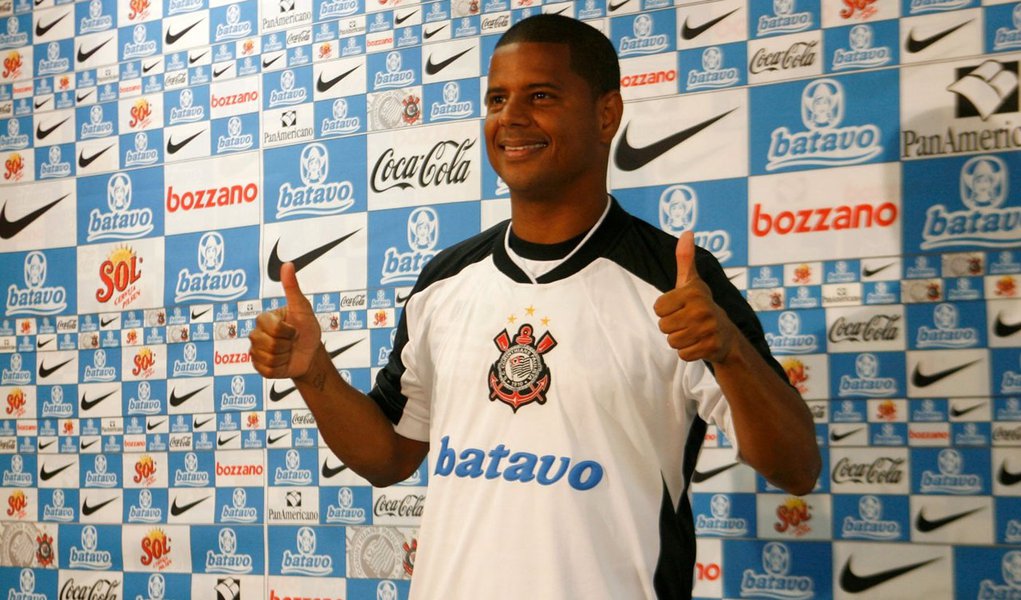 Loucura, loucura! Na 'Corinthians TV', Marcelinho 'compara