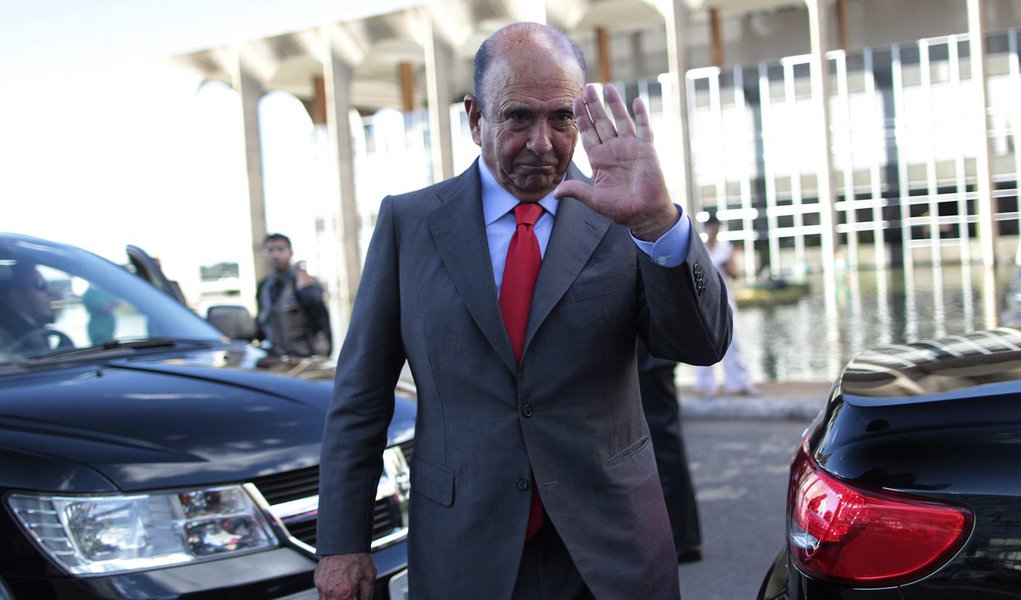 Santander propõe venda de 10% para Dilma