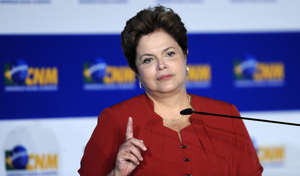Dilma veta venda de remédios em supermercados