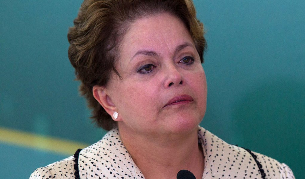 Política de coalizão leva Dilma às lágrimas