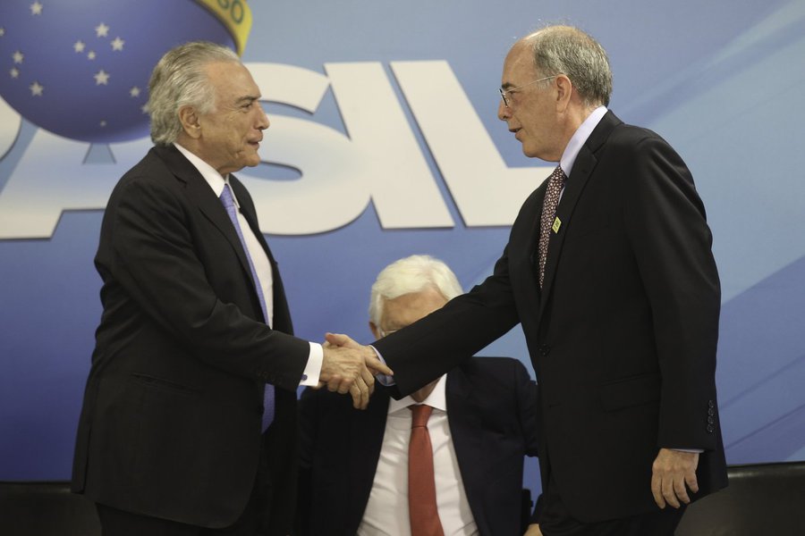 Brasília - O presidente Michel Temer e o presidente da Petrobras, Pedro Parente participam da divulgação do Plano de Negócios e Gestão 2018-2022 da Petrobras (Fabio Rodrigues Pozzebom/Agência Brasil)