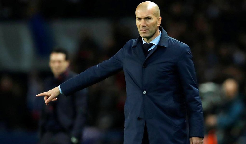 Em entrevista coletiva nesta quinta-feira, 31, em Madri, Zinedine Zidane anunciou que não é mais o treinador do Real Madrid; "Tomei a decisão de não continuar (...) Esta equipe deve seguir ganhando e precisa de uma mudança para isto", explicou Zidane, cinco dias depois de conquistar a Champions pela terceira vez consecutiva