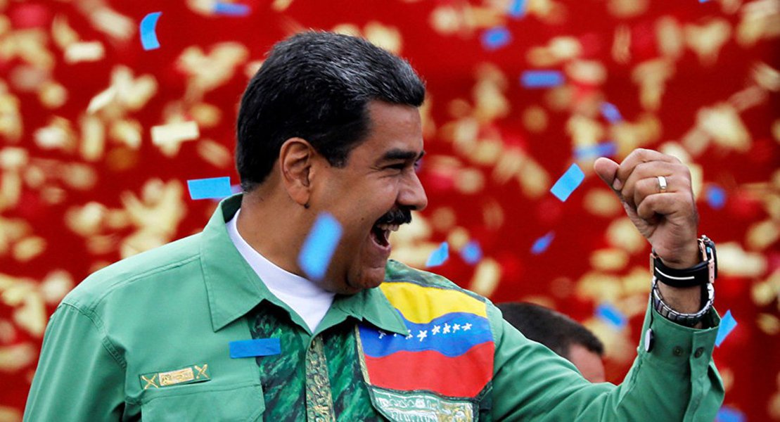 O deputado da Duma de Estado (câmara baixa do parlamento russo) Aleksandr Yuschenko avaliou que "o povo da Venezuela apoiou o curso proclamado por Hugo Chávez, apesar dos 'especialistas americanos em mudança de regimes' terem muitas vezes levado a cabo as suas ações no país"