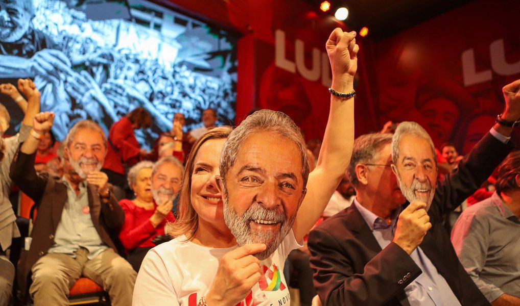 Gleisi no lançamento da candidatura Lula