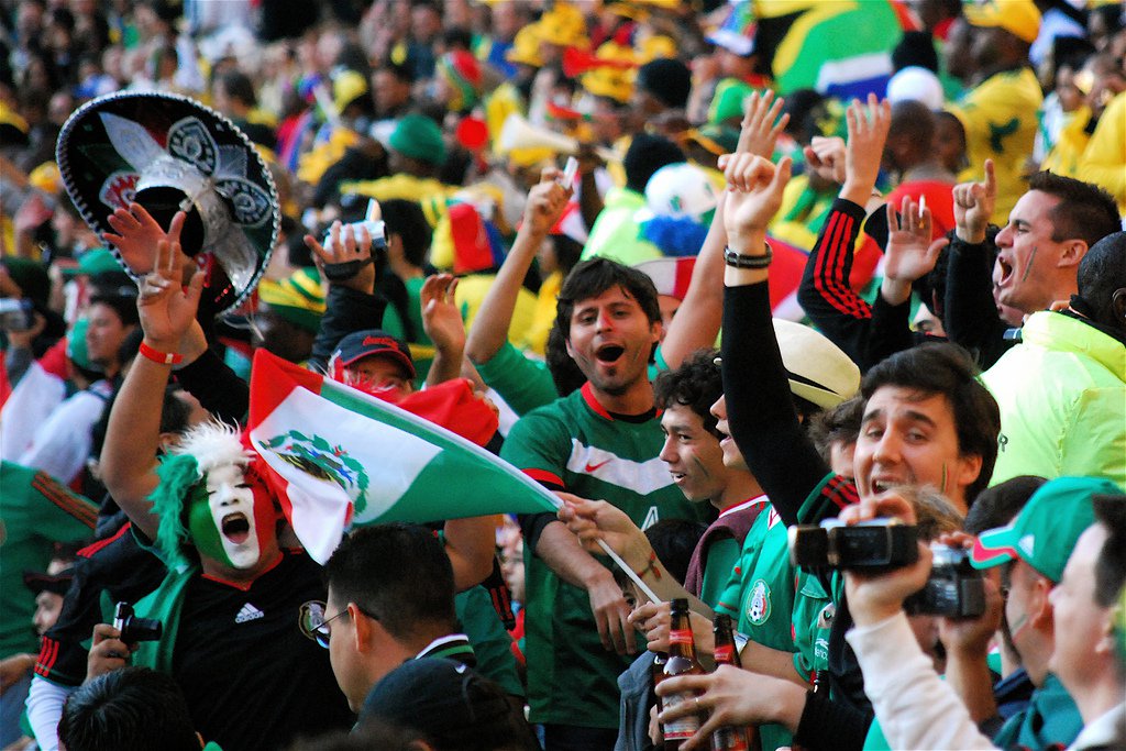 Federação mexicana já havia sido punida em outras ocasiões por homofobia de torcedores em partidas internacional e multas já ultrapassam os U$100 mil. Apesar disso, a seleção do país ainda não sofreu nenhuma sanção esportiva.