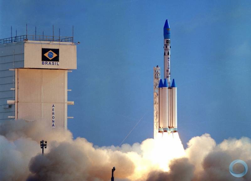 Lançamento de foguete na base de Alcântara. 