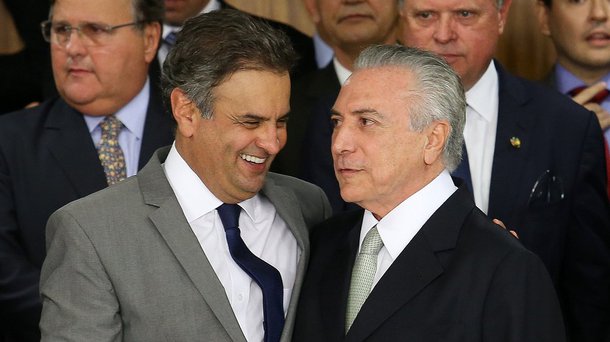 Desde 2014 com a vitória legítima de Dilma nas urnas e o inconformismo de Aécio e seus asseclas, que não aceitaram a escolha democrática e soberana da maioria da população brasileira, deu-se início ao processo que nos traria a esta situação esdrúxula em que nos encontramos, onde até mesmo a suprema corte do país resolve jogar no lixo a constituição federal de 1988