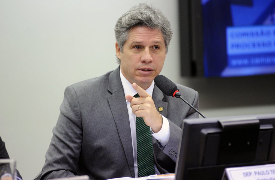 "Lula vai ser presidente da República de novo", afirmou o deputado federal Paulo Teixeira (PT-SP) em sua conta no Twitter; de acordo com o parlamentar, "o campo de redução de danos que vamos incidir a partir agora é o STF"; "Precisamos fazer uma pressão nesse país para que na quarta o STF dê a liberdade ao presidente @LulapeloBrasil. Esse é o caminho que nós estamos fazendo opção", disse
