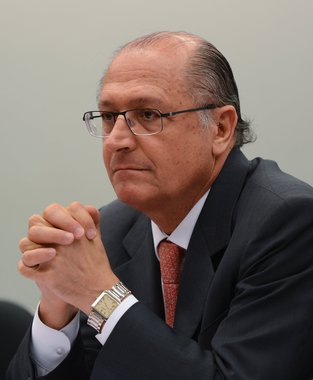 A Comissão Especial sobre ICMS no Comércio Eletrônico (PEC 197/12) debate o assunto com o governador de São Paulo, Geraldo Alckmin.