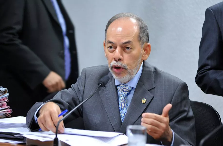 Fim da escala 6x1 ganha força no Congresso e pressão popular pode acelerar aprovação, diz Inácio Arruda
