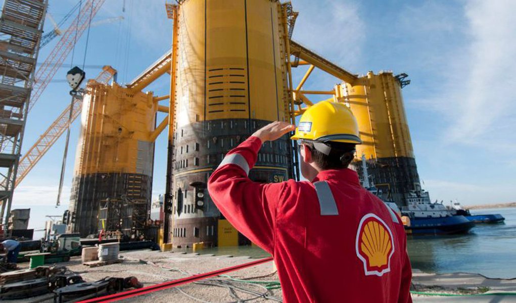 Empresa anglo-holandesa responde a acusações criminais na Suprema Corte da Nigéria por desvio de recursos públicos e pagamento de propinas durante a compra de um dos maiores campos de petróleo do país